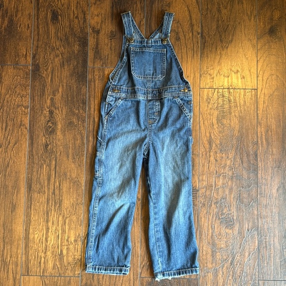 Kids Wrangler overalls denim jeans. Sz 5T (C) - Picture 1 of 4